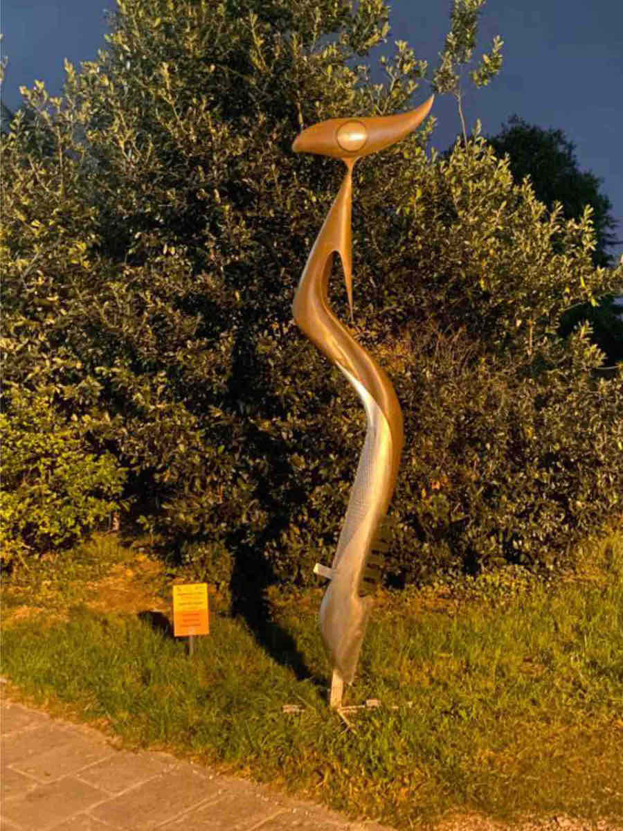 Scultura pubblica in acciaio "La Veneziana" - Multigraphic
