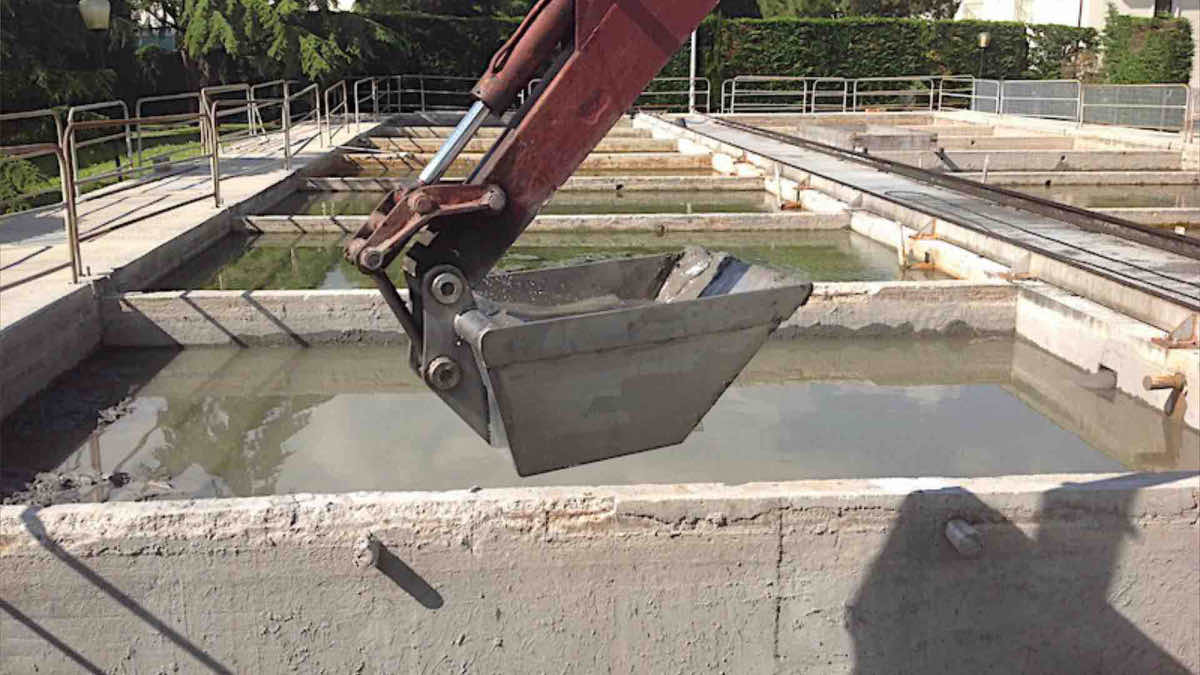 Bena in acciaio inox in opera sulla gru