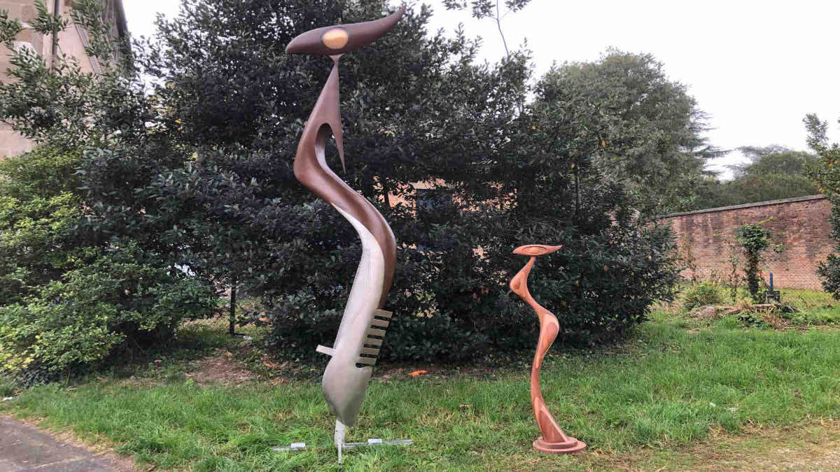 La Veneziana, scultura bimetallica in acciaio corten e inox