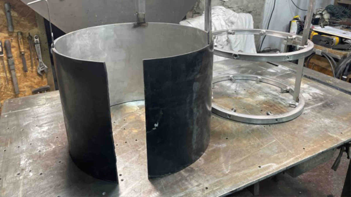 Paratia inox con gomma tecnica e telaio di spinta