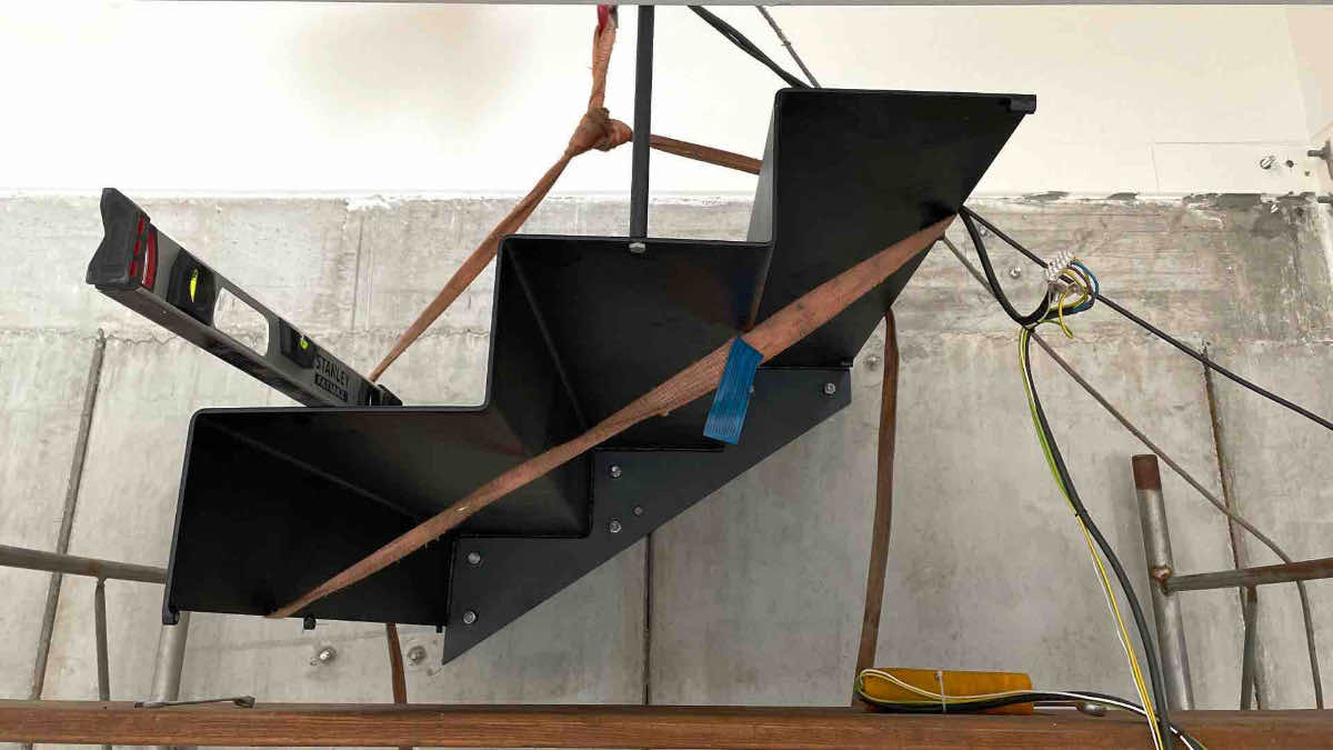 Modulo della scala durante le fasi di montaggio in cantiere